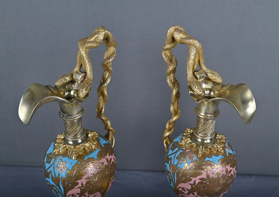 Paire d’Aiguières en Bronze & Émaux cloisonnés, époque Napoléon III – Milieu XIXe