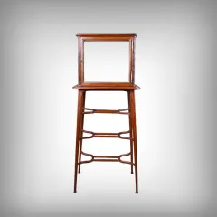 アールヌーボー時代の展示キャビネット