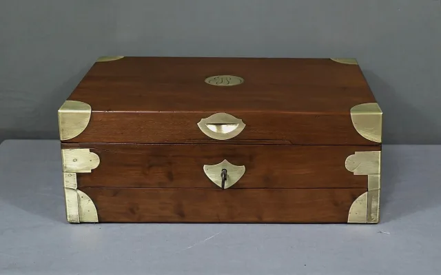Coffret de Voyage en Acajou – Fin XIXe