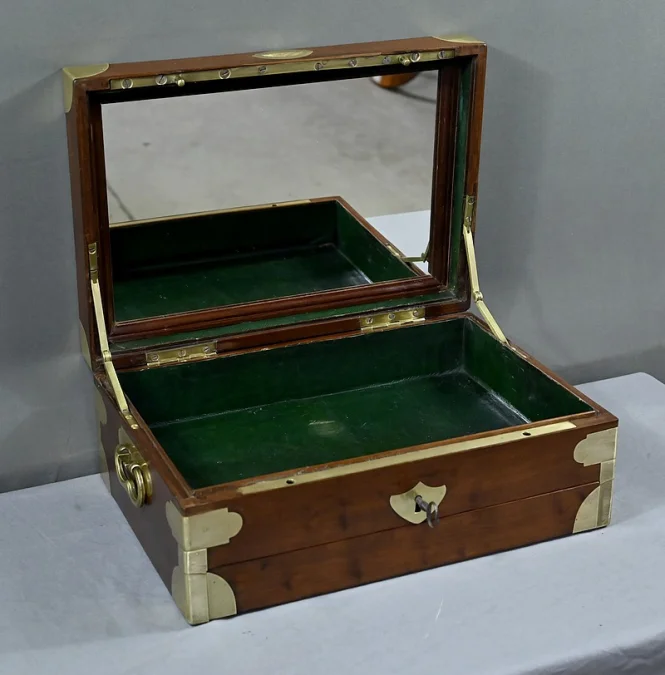 Coffret de Voyage en Acajou – Fin XIXe