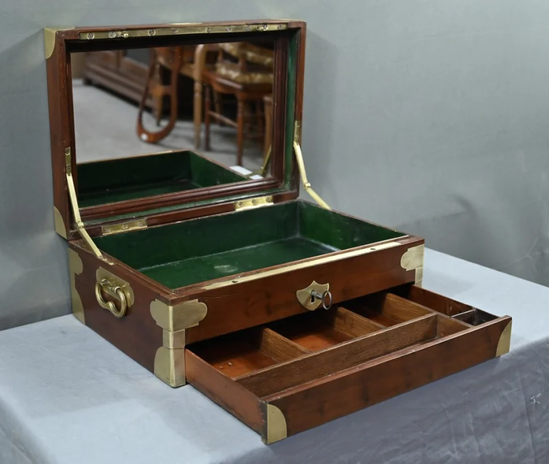 Coffret de Voyage en Acajou – Fin XIXe