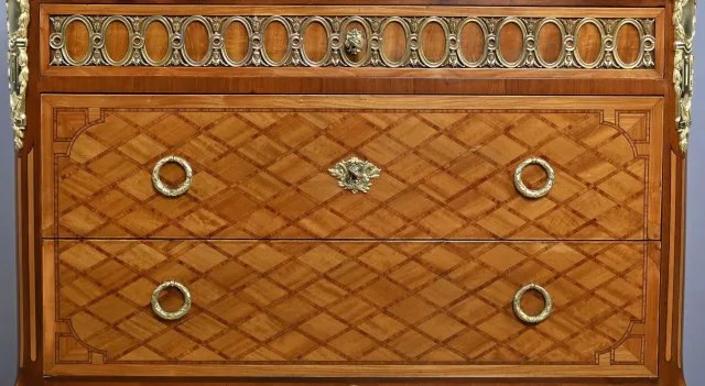 FRENCH TRANSITION STYLE CHEST OF DRAWERS