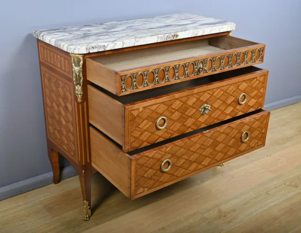 FRENCH TRANSITION STYLE CHEST OF DRAWERS