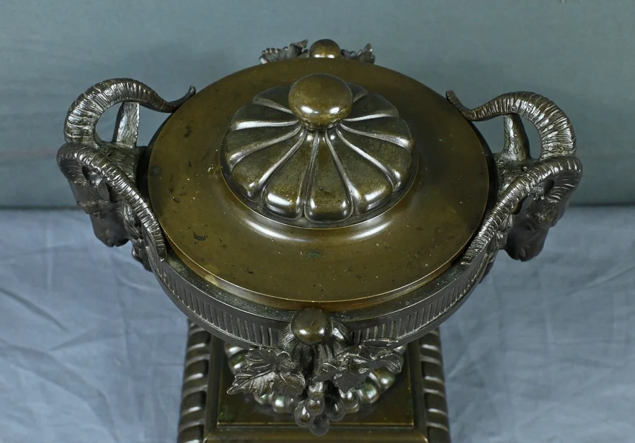 NAPOLEON III PERIOD BRONZE URN