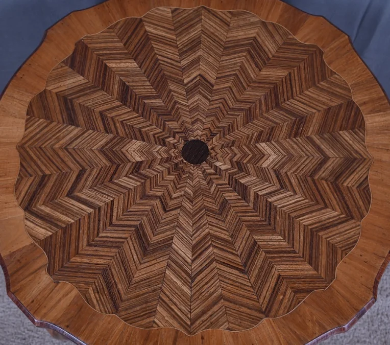 Guéridon en Marqueterie, style Louis XV – 1re partie XXe