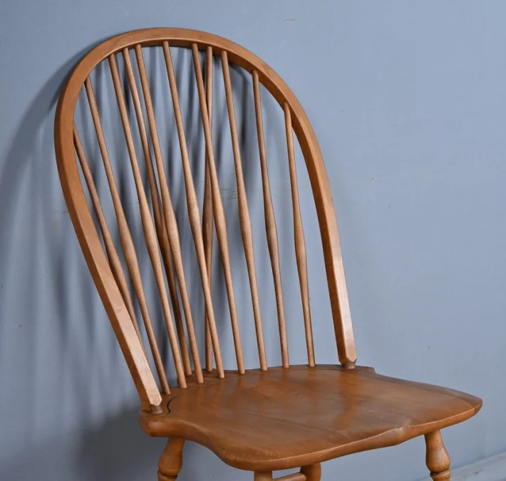 Suite de 4 Chaises Windsor en Hêtre, Angleterre – Début XXe