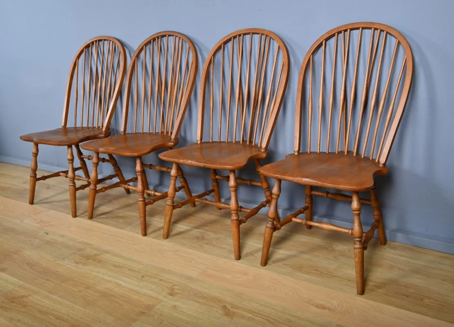 Suite de 4 Chaises Windsor en Hêtre, Angleterre – Début XXe