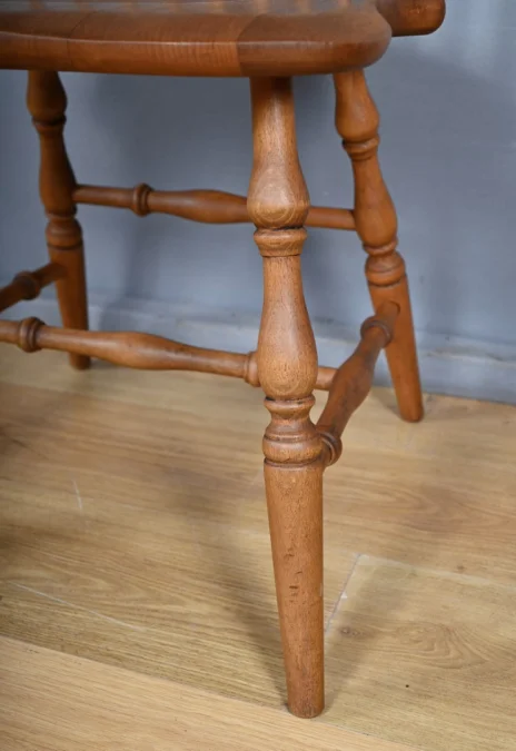 Suite de 4 Chaises Windsor en Hêtre, Angleterre – Début XXe