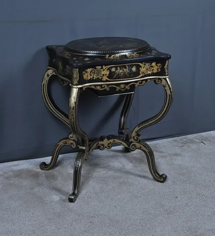 ナポレオン3世時代の裁縫台