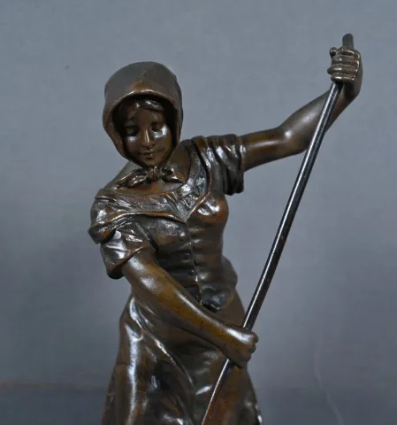 Bronze Bronze « La Faneuse », de Désiré Grisard – 1930
