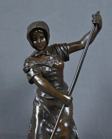 Bronze Bronze « La Faneuse », de Désiré Grisard – 1930
