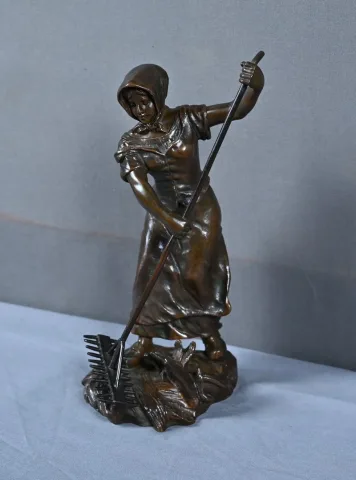 Bronze Bronze « La Faneuse », de Désiré Grisard – 1930