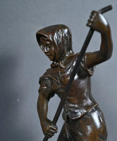 Bronze Bronze « La Faneuse », de Désiré Grisard – 1930