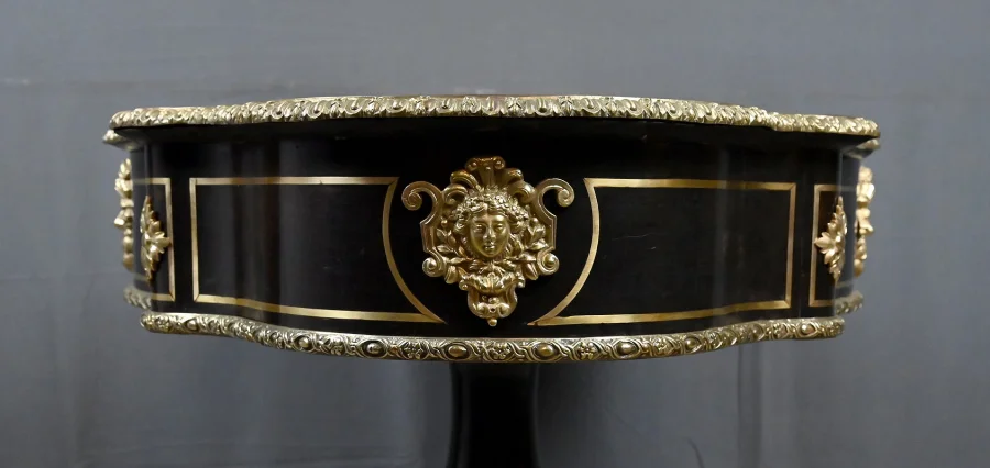 Table Violonnée en Marqueterie Boulle, époque Napoléon III – Milieu XIXe