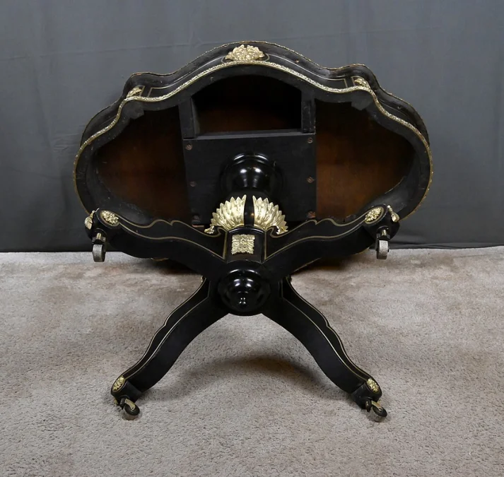 Table Violonnée en Marqueterie Boulle, époque Napoléon III – Milieu XIXe