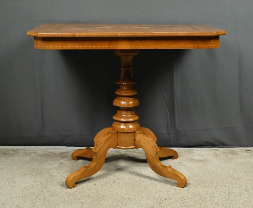 FRENCH RESTAURATION STYLE TABLE