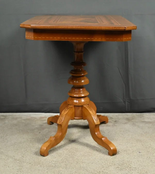 FRENCH RESTAURATION STYLE TABLE