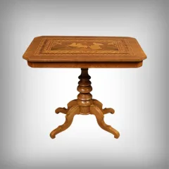 TISCH IM FRANZÖSISCHEN RESTAURATIONSSTIL