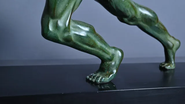 Important Bronze « Allégorie de la Force », Art Déco – 1940