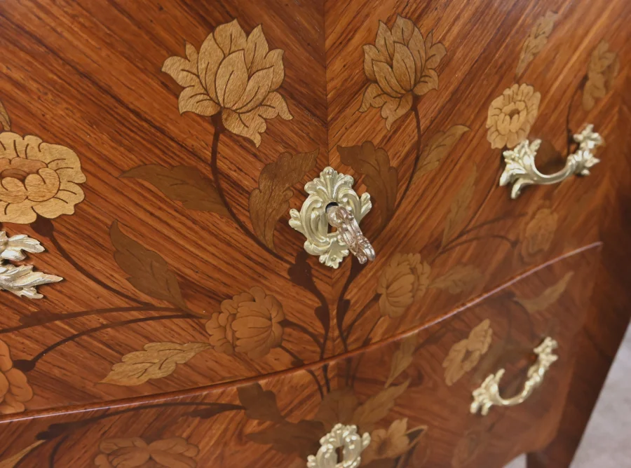 Petite Commode en Marqueterie, style Louis XV – Début XXe