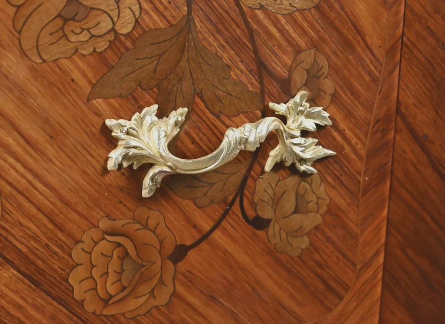 Petite Commode en Marqueterie, style Louis XV – Début XXe