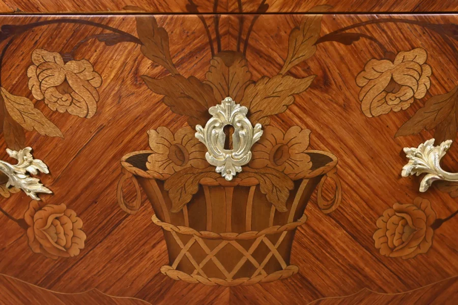 Petite Commode en Marqueterie, style Louis XV – Début XXe