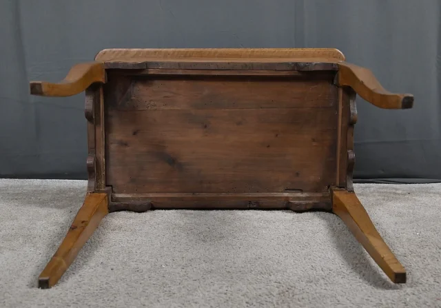 Table à Pétrin en Noyer & Poirier, époque Louis XV – XVIIIe