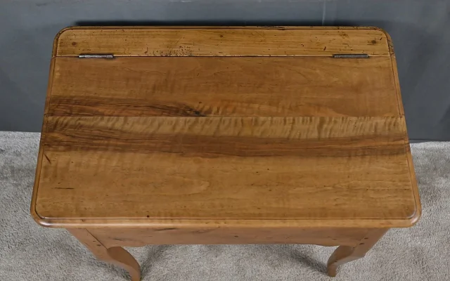Table à Pétrin en Noyer & Poirier, époque Louis XV – XVIIIe
