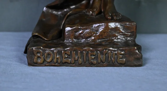 BRONZE STATUETTE signed E. VILLANIS