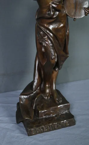 BRONZE STATUETTE signed E. VILLANIS