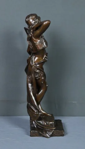 BRONZE STATUETTE signed E. VILLANIS