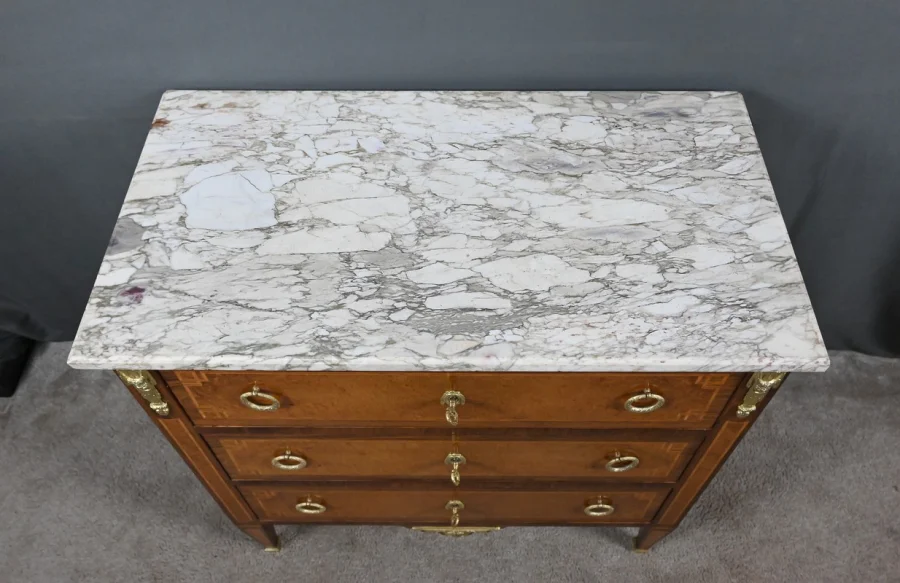 Petite Commode en Loupe d’Amboine & Palissandre, style Louis XVI – 1940