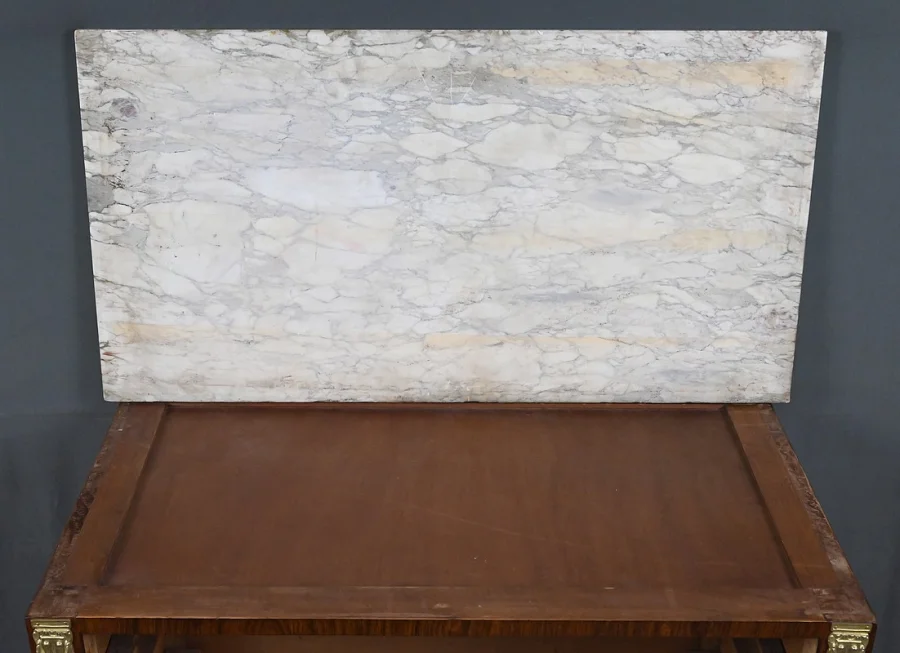 Petite Commode en Loupe d’Amboine & Palissandre, style Louis XVI – 1940