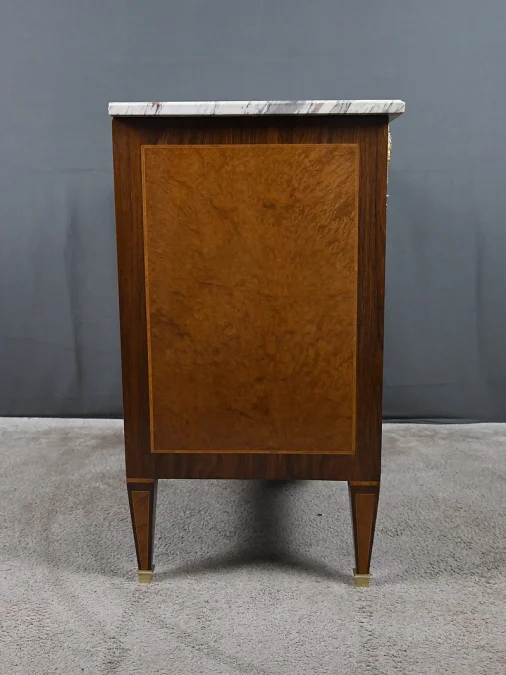 Petite Commode en Loupe d’Amboine & Palissandre, style Louis XVI – 1940