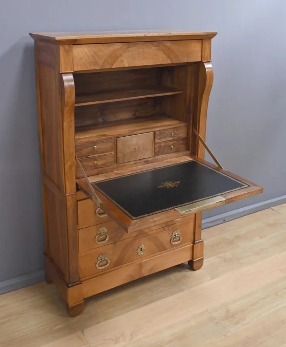 Secrétaire en Noyer, style Restauration – Milieu XIXe