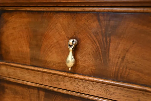 ENGLISH DRESSING TABLE