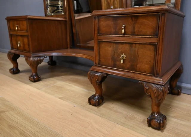 ENGLISH DRESSING TABLE