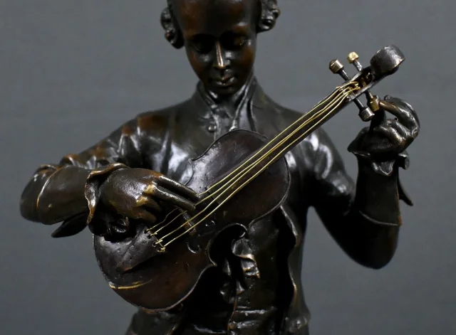 Bronze « Mozart accordant son Violon » – XXe