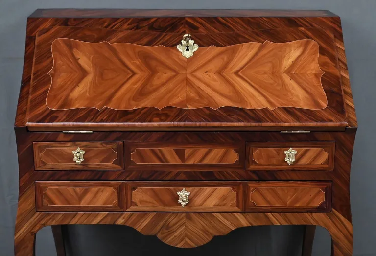 LOUIS XV PERIODE SCHWEITE ZUM SCHREIBTISCH