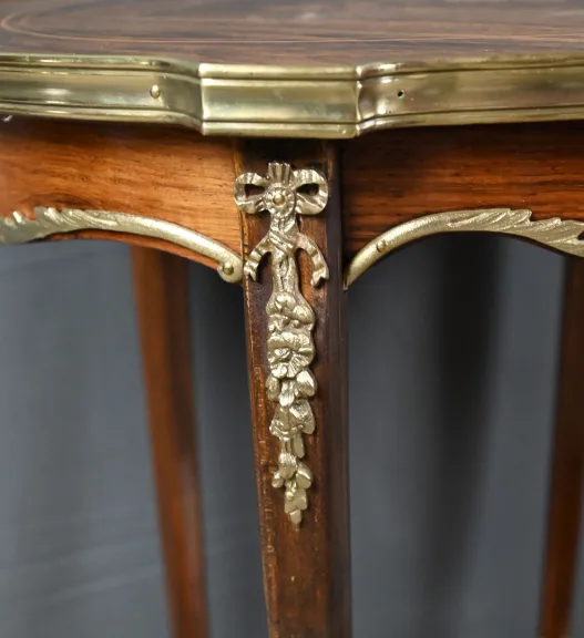 TAFEL IN FRANSE TRANSITIESTIJL