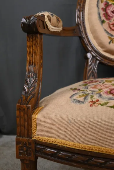 Sofa im Stil Louis XVI.