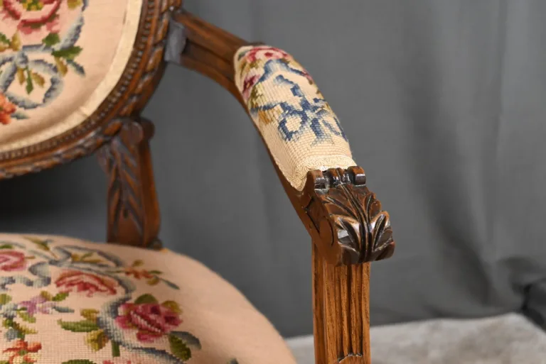 Sofa im Stil Louis XVI.