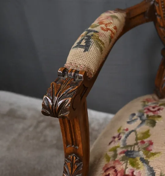 Sessel im Stil Louis XVI.