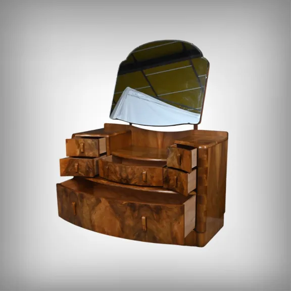 ENGLISCHER SCHMINKTISCH