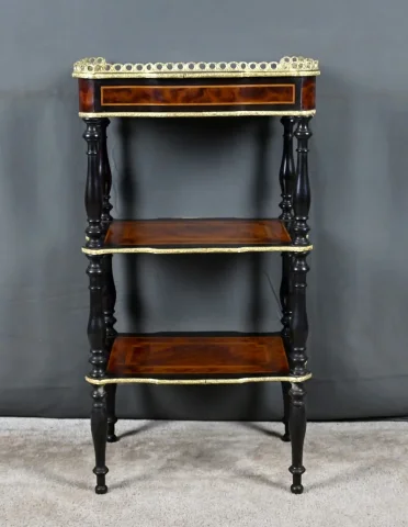 Petite Table de Salon en Marqueterie, style Napoléon III – 2ème partie XIXe