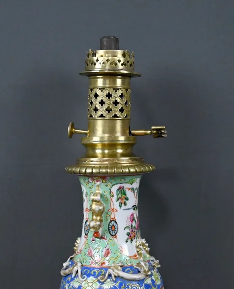 Lampe à Pétrole en Porcelaine de Canton & Bronze, Dynastie Qing, Chine – Fin XIXe