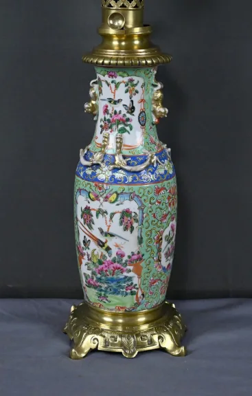 Lampe à Pétrole en Porcelaine de Canton & Bronze, Dynastie Qing, Chine – Fin XIXe