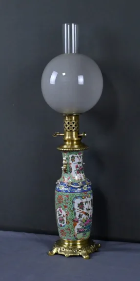 Lampe à Pétrole en Porcelaine de Canton & Bronze, Dynastie Qing, Chine – Fin XIXe