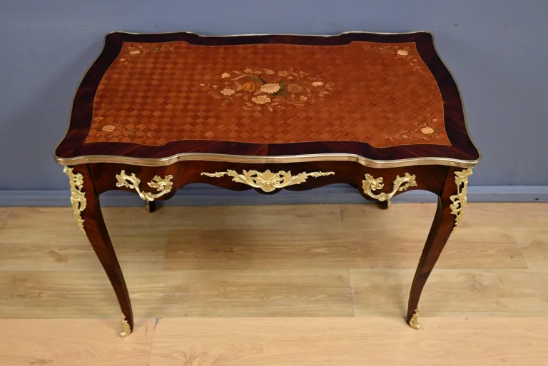 Table-Bureau en Palissandre, Bois de Rose et Acajou, style Louis XV – Début XXe