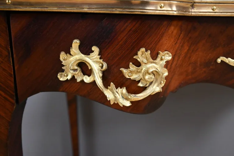 Table-Bureau en Palissandre, Bois de Rose et Acajou, style Louis XV – Début XXe